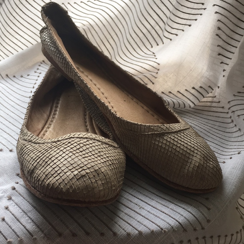 Frye Flats